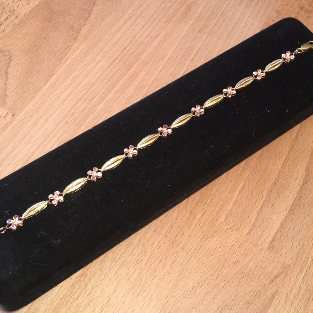 Dainty Bracelet with Pink Flowers